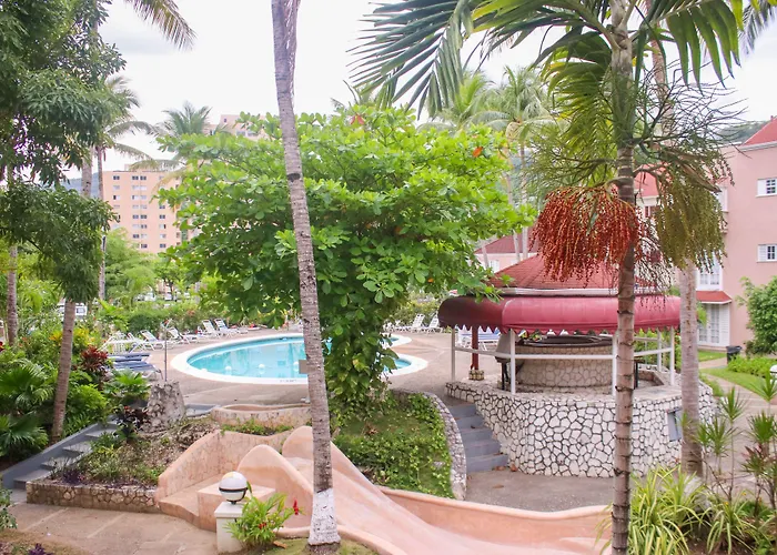 Fisherman Point Hotel