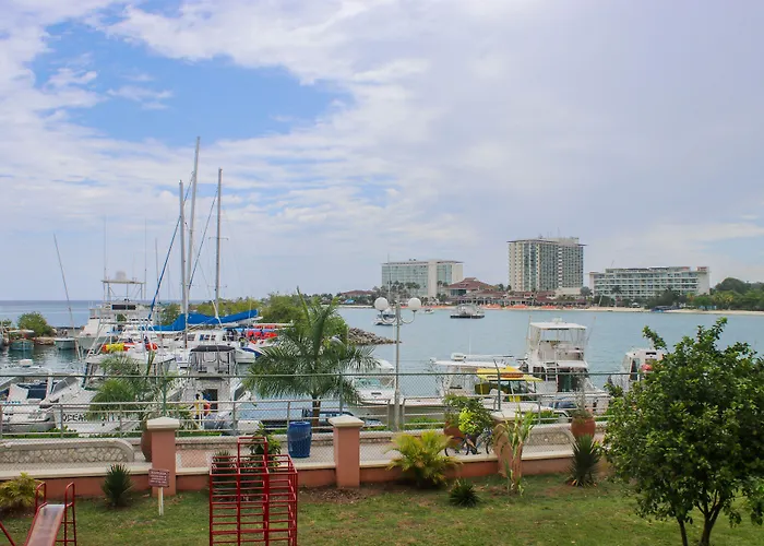 Fisherman Point Hotel Ocho Rios